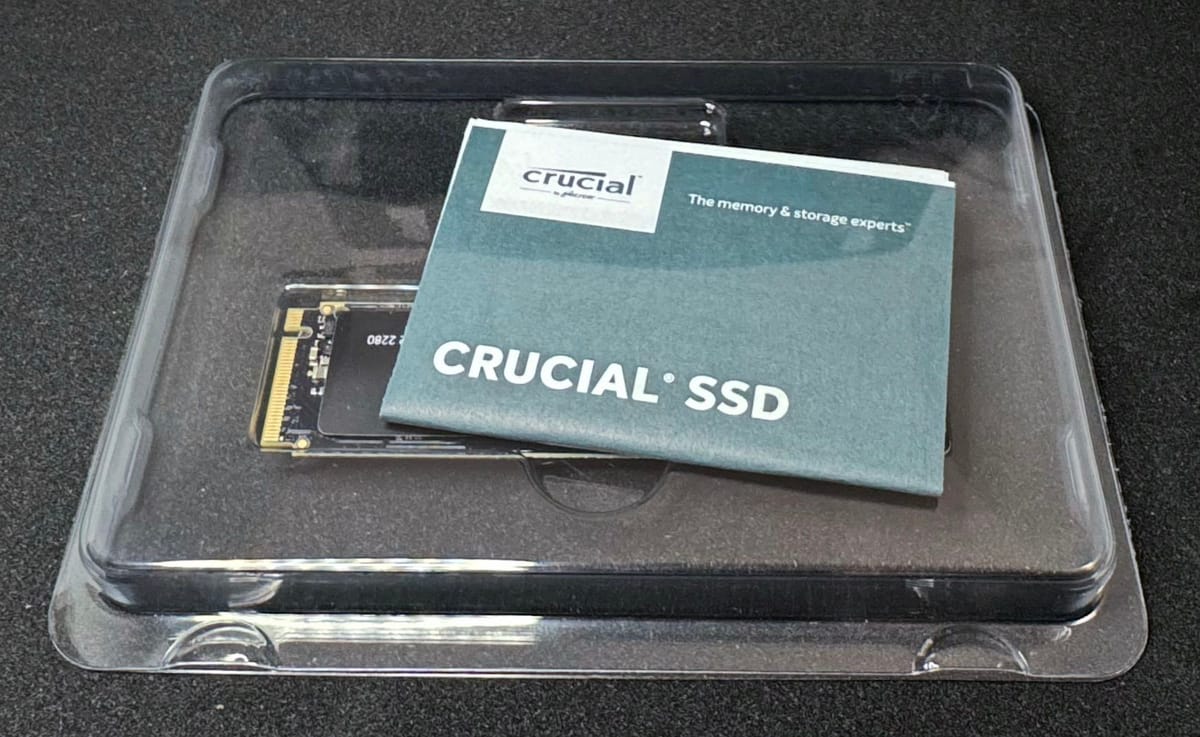 crucial m.2 SSD 箱の中