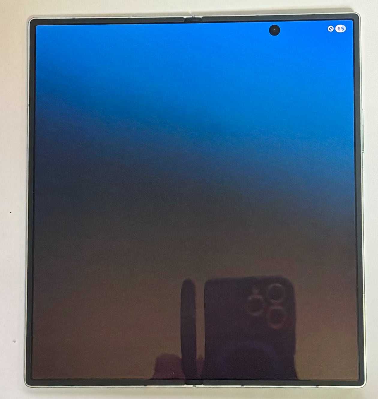 Galaxy Z Fold7 タブレット面です。ベゼルが狭くて画面が大きい!