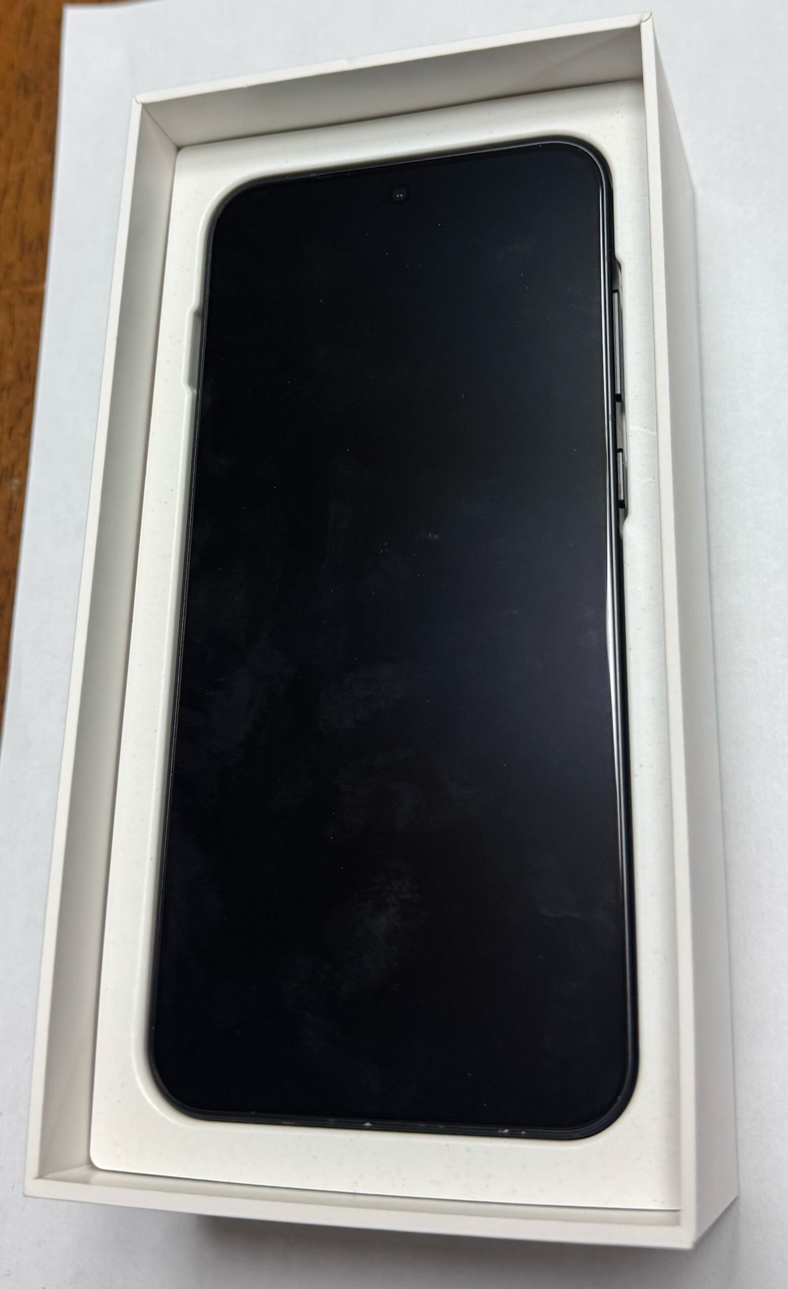 OPPO Find X9 本体はこんな感じです