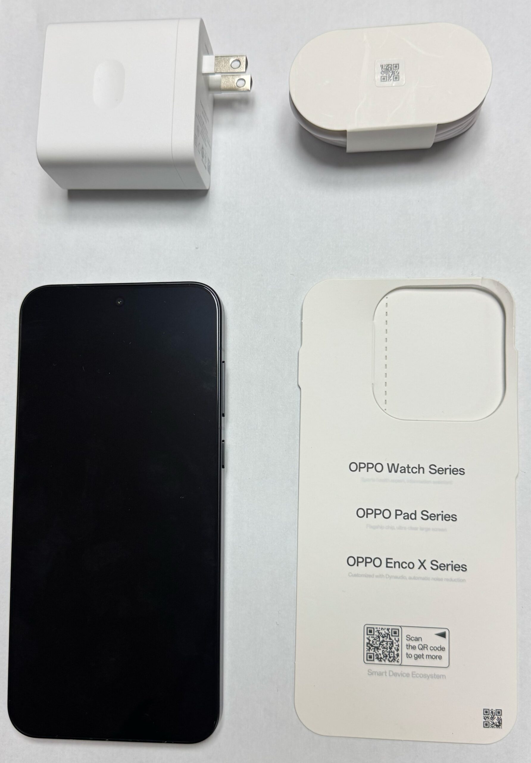 OPPO Find X9 同梱物：充電器・ケーブルです。